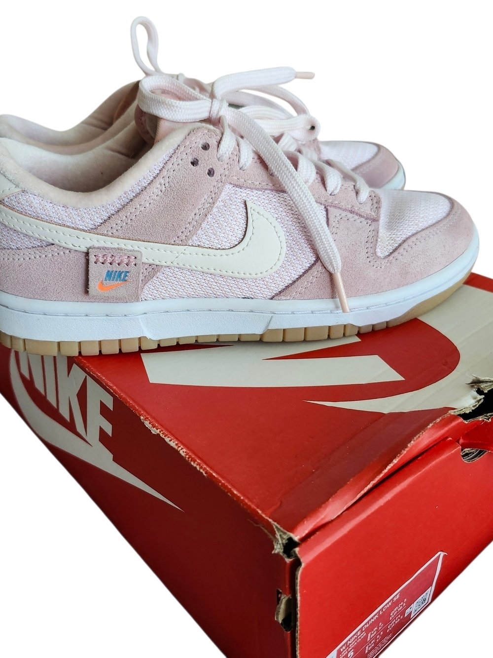 Nike Women's Suede Pink Teddy Bear Edition Low Dunks Size 7.5 - Picture 6 of 16
